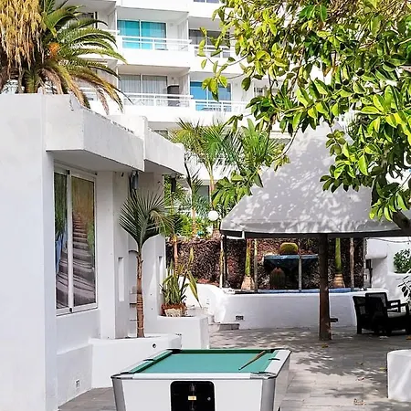 Modern Pool Front In Las Americas *